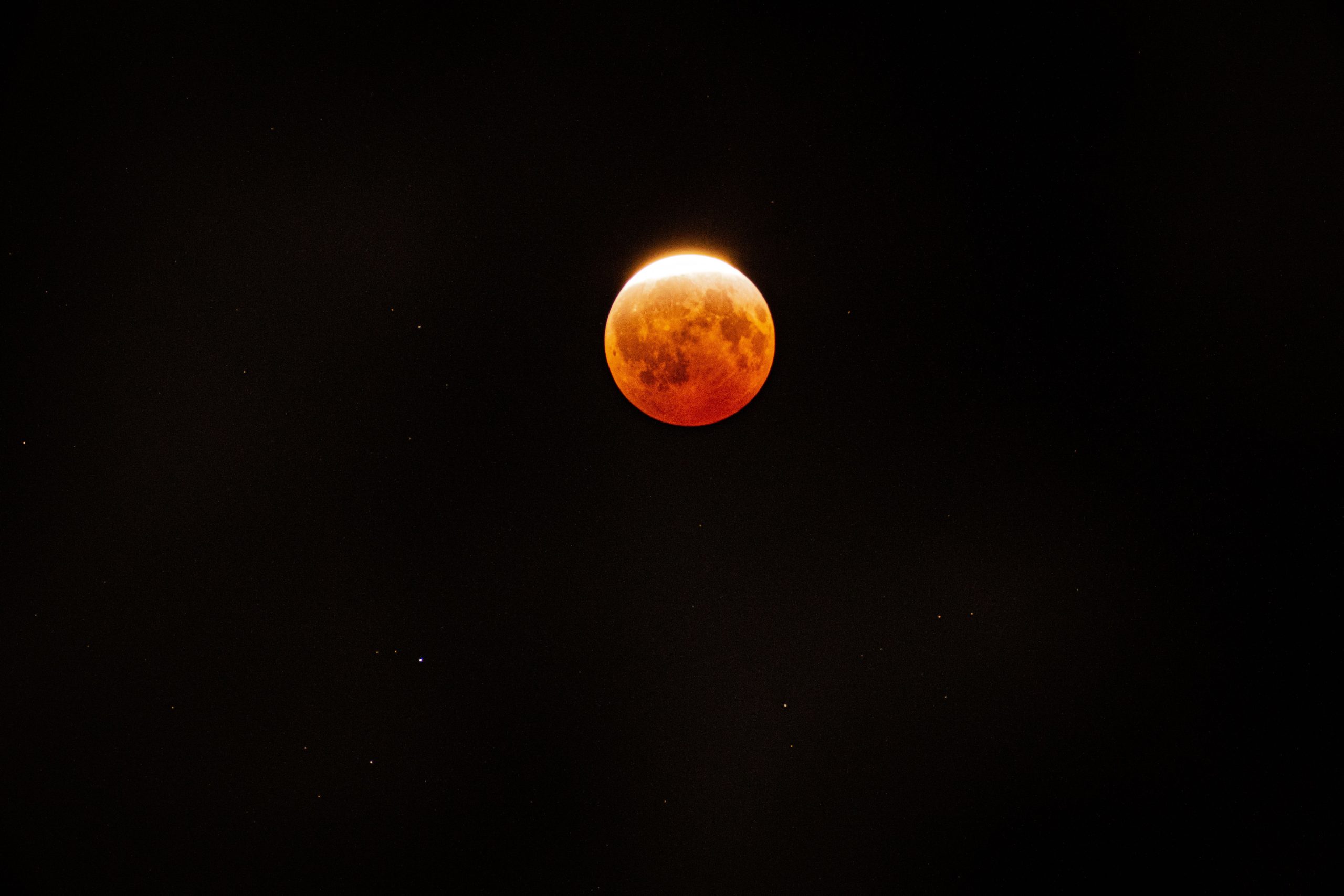 Quand la Lune s’est teintée de rouge